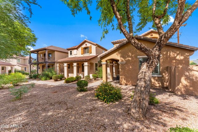 111 E PALOMINO Drive, Gilbert, AZ 85296