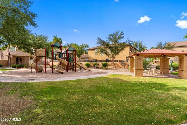 111 E PALOMINO Drive, Gilbert, AZ 85296