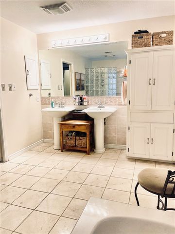 3637 Castle River Dr, Corpus Christi, TX 78410