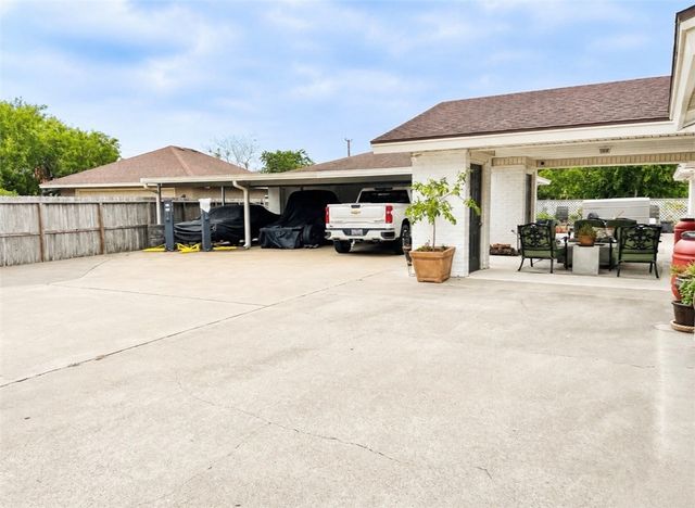3637 Castle River Dr, Corpus Christi, TX 78410
