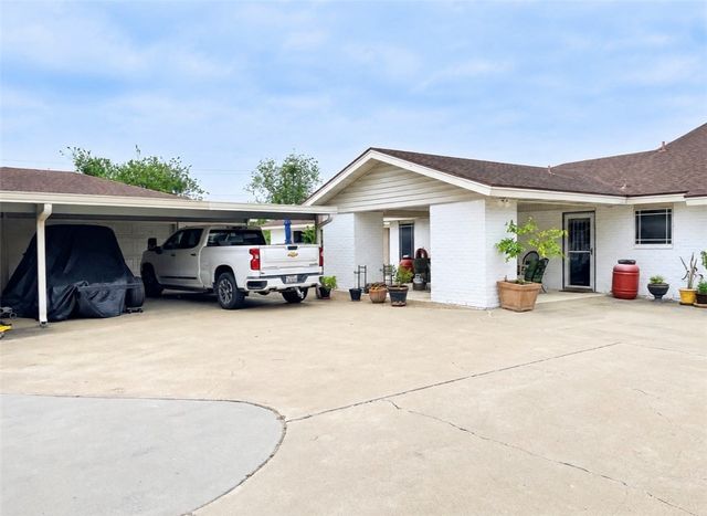 3637 Castle River Dr, Corpus Christi, TX 78410