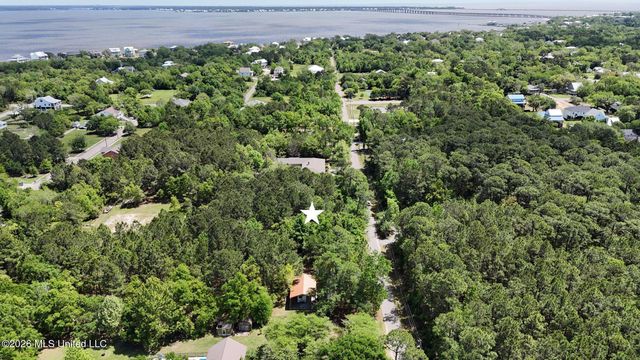 321 Julia Street, Bay Saint Louis, MS 39520
