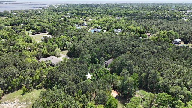 321 Julia Street, Bay Saint Louis, MS 39520