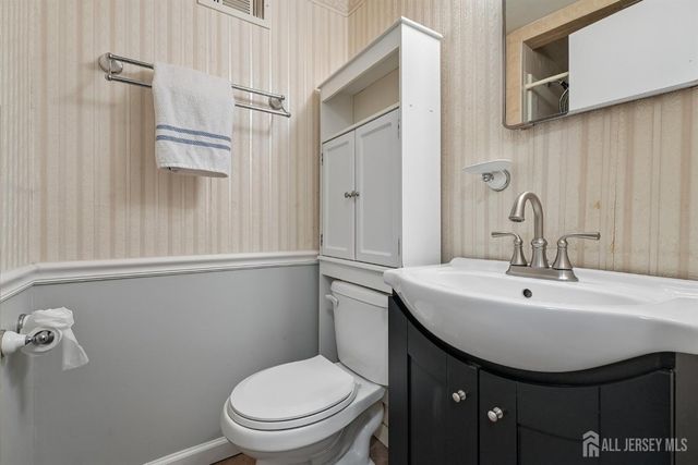 1 Cheryl Court, Piscataway, NJ 08854