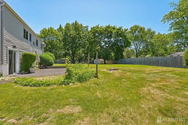 1 Cheryl Court, Piscataway, NJ 08854