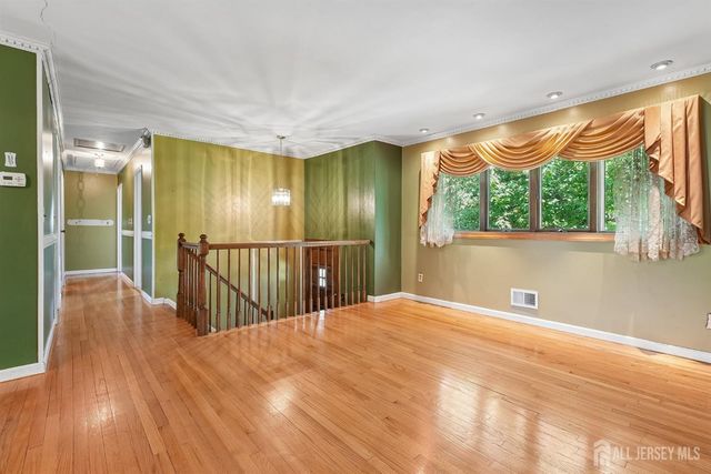 1 Cheryl Court, Piscataway, NJ 08854