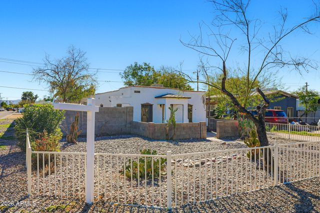 2047 E VIRGINIA Avenue, Phoenix, AZ 85006