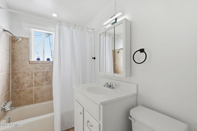 2047 E VIRGINIA Avenue, Phoenix, AZ 85006