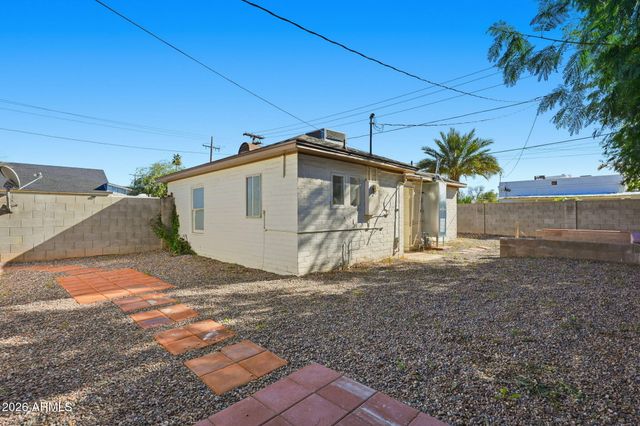 2047 E VIRGINIA Avenue, Phoenix, AZ 85006