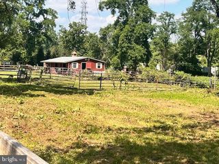 27 CONCORD LN, Yardley, PA 19067