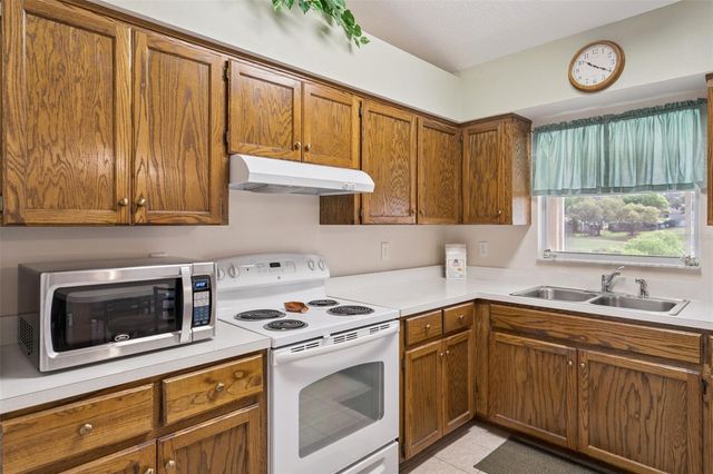 10010 LAKESHORE DRIVE, Clermont, FL 34711