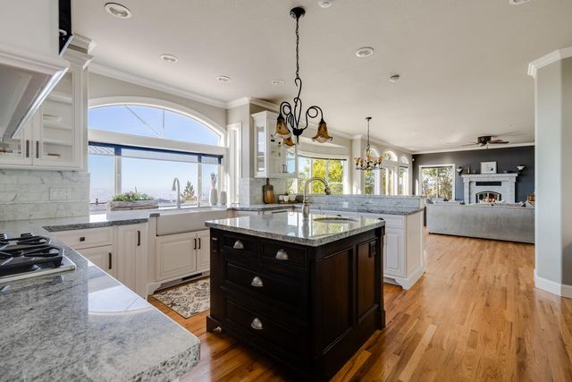 25220 Quail Ridge Road, Los Gatos, CA 95033