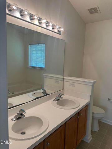 124 Fairford Drive, Holly Springs, NC 27540