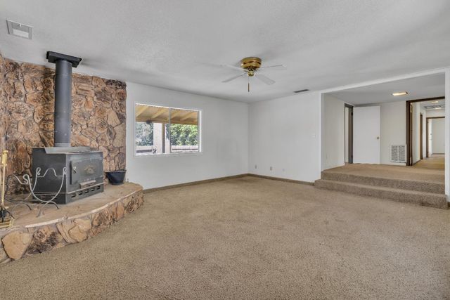 10227 Welsh Ln, Grass Valley, CA 95949