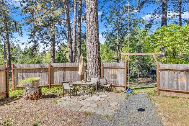 10227 Welsh Ln, Grass Valley, CA 95949