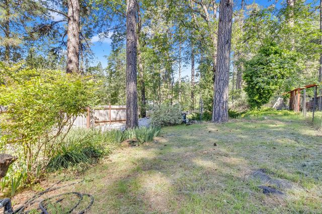 10227 Welsh Ln, Grass Valley, CA 95949