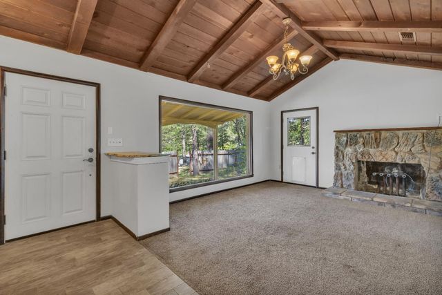 10227 Welsh Ln, Grass Valley, CA 95949