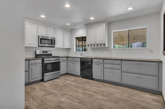 10227 Welsh Ln, Grass Valley, CA 95949