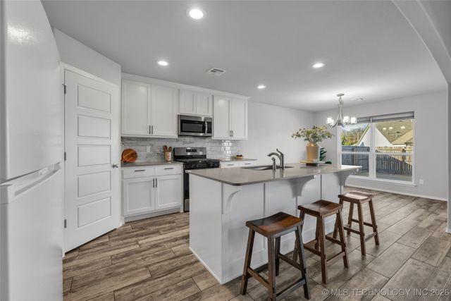 2008 E Union Street, Broken Arrow, OK 74011