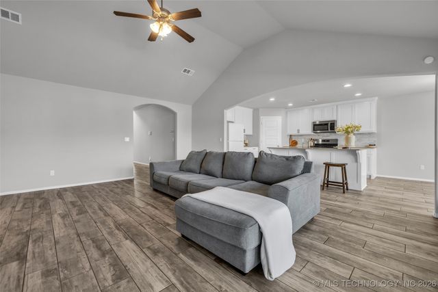 2008 E Union Street, Broken Arrow, OK 74011