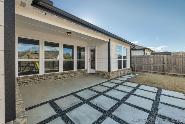 2008 E Union Street, Broken Arrow, OK 74011