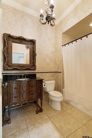 4045 Stonegate Blvd, Tyler, TX 75703