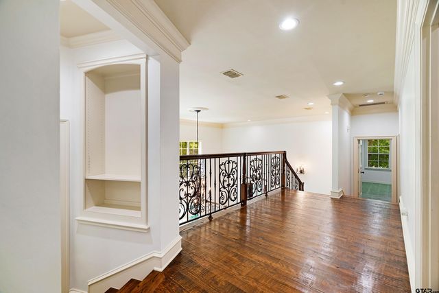 4045 Stonegate Blvd, Tyler, TX 75703