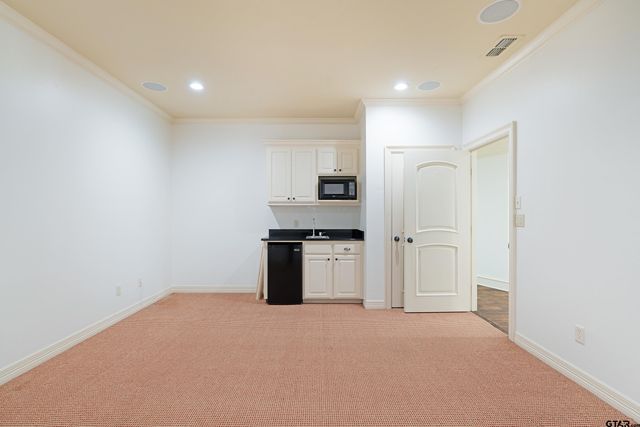 4045 Stonegate Blvd, Tyler, TX 75703