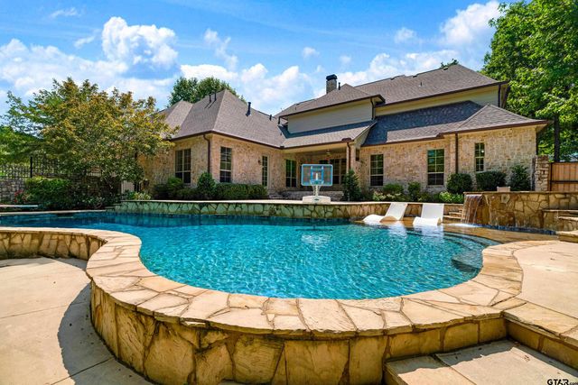 4045 Stonegate Blvd, Tyler, TX 75703