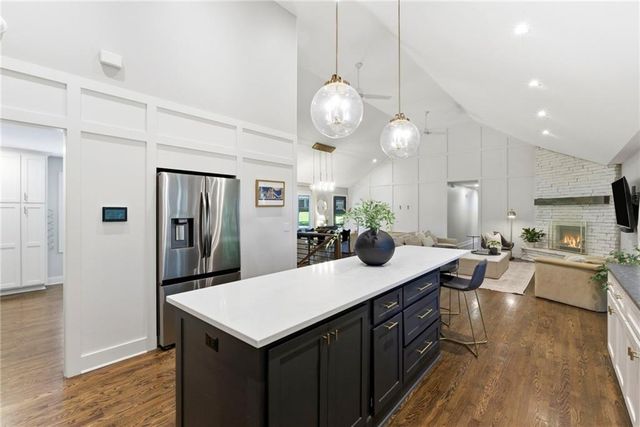 10404 Lee Boulevard, Leawood, KS 66206