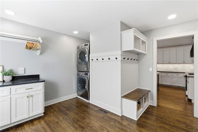 10404 Lee Boulevard, Leawood, KS 66206