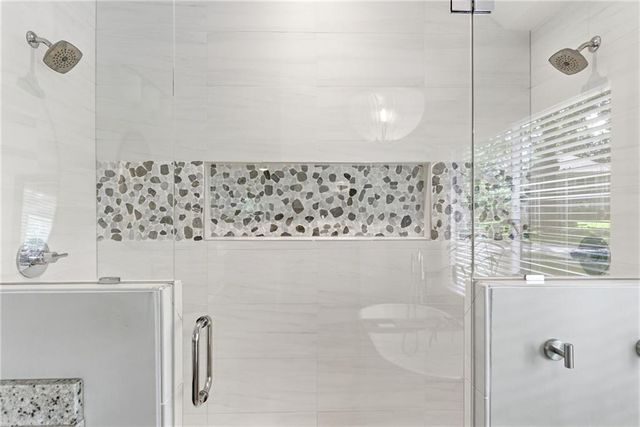 10404 Lee Boulevard, Leawood, KS 66206