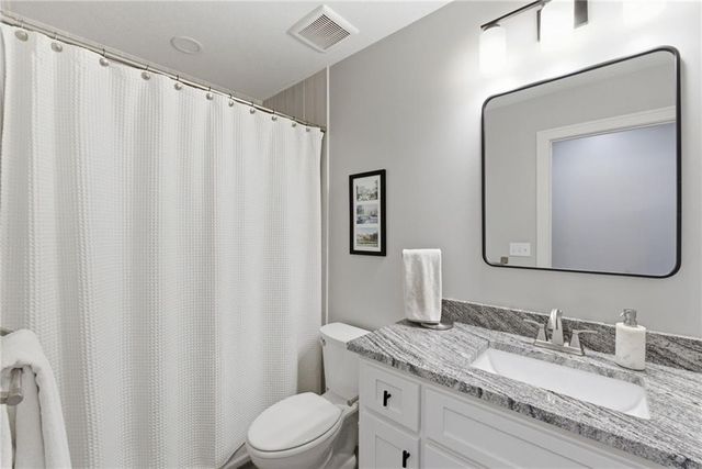 10404 Lee Boulevard, Leawood, KS 66206