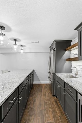 10404 Lee Boulevard, Leawood, KS 66206