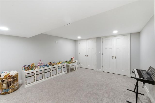 10404 Lee Boulevard, Leawood, KS 66206