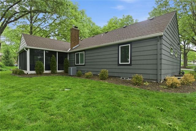 10404 Lee Boulevard, Leawood, KS 66206