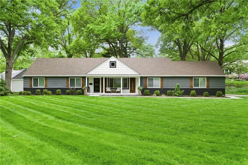 10404 Lee Boulevard, Leawood, KS 66206