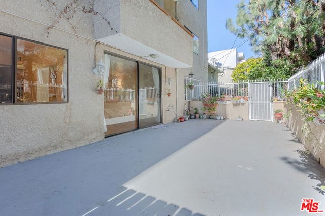 1950 S BEVERLY GLEN Boulevard 102, Los Angeles, CA 90025