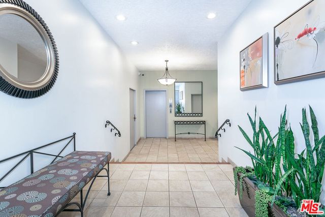 1950 S BEVERLY GLEN Boulevard 102, Los Angeles, CA 90025