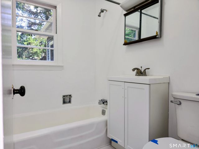 3 Fair Lane, New Fairfield, CT 06812