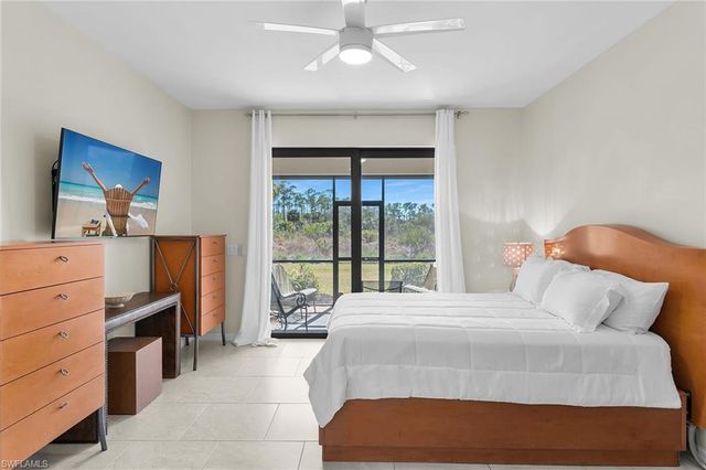 1574 Oceania DR S, Naples, FL 34113