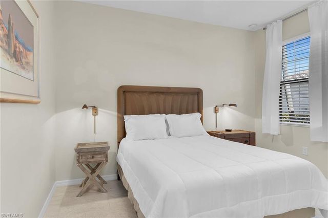 1574 Oceania DR S, Naples, FL 34113