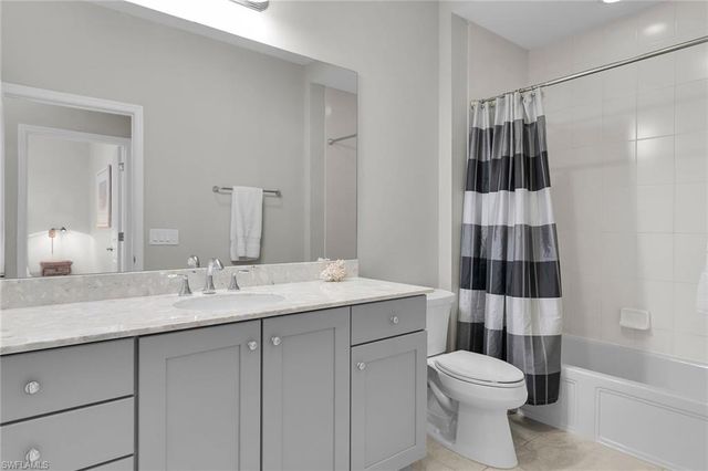 1574 Oceania DR S, Naples, FL 34113