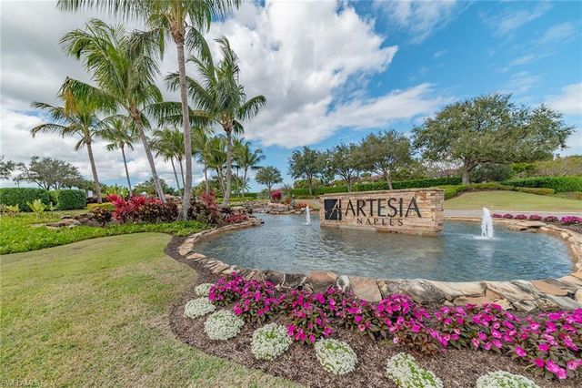 1574 Oceania DR S, Naples, FL 34113