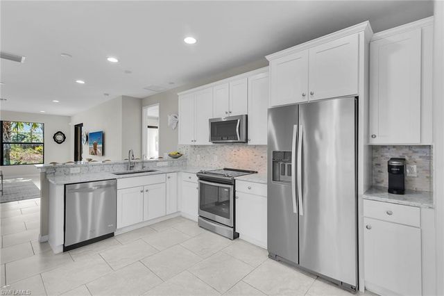 1574 Oceania DR S, Naples, FL 34113