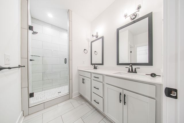 252 Bluebell Dr, Clarksville, TN 37043