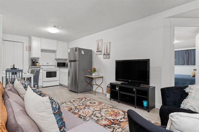 1602 Williams Lakeshore, Kingsland, TX 78639