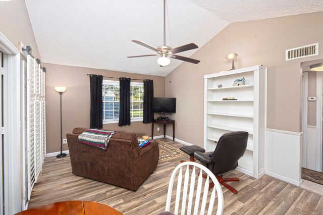 1673 SE Green Acres Circle 201, Port St Lucie, FL 34952