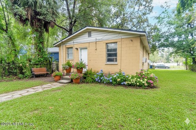 5813 DOEBOY Street, Jacksonville, FL 32208