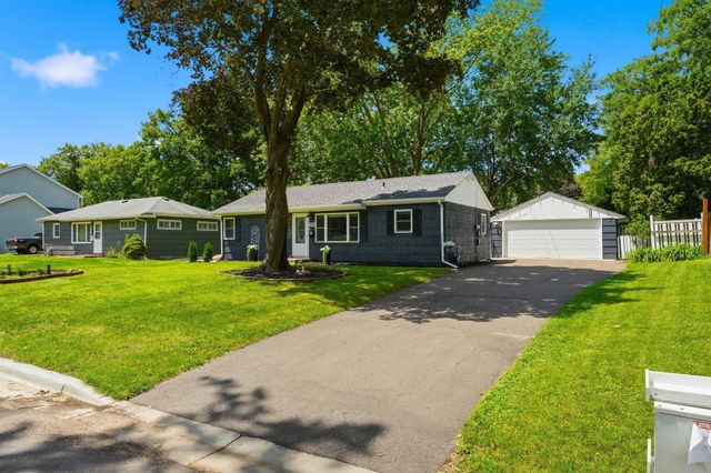 5225 Pennsylvania Avenue N, New Hope, MN 55428